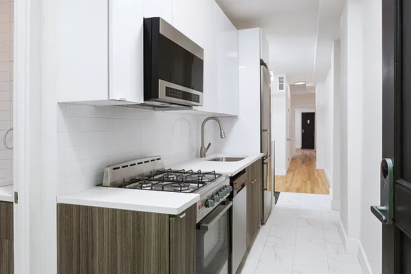 Rented by Sterling Holdings | media 21