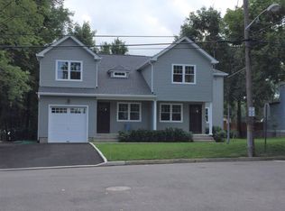 47 Coles St, Glen Cove, NY 11542