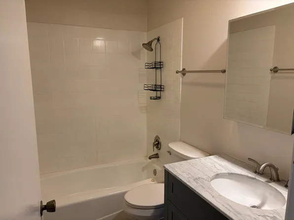 3707 Urbandale Ave, Des Moines, IA 50310