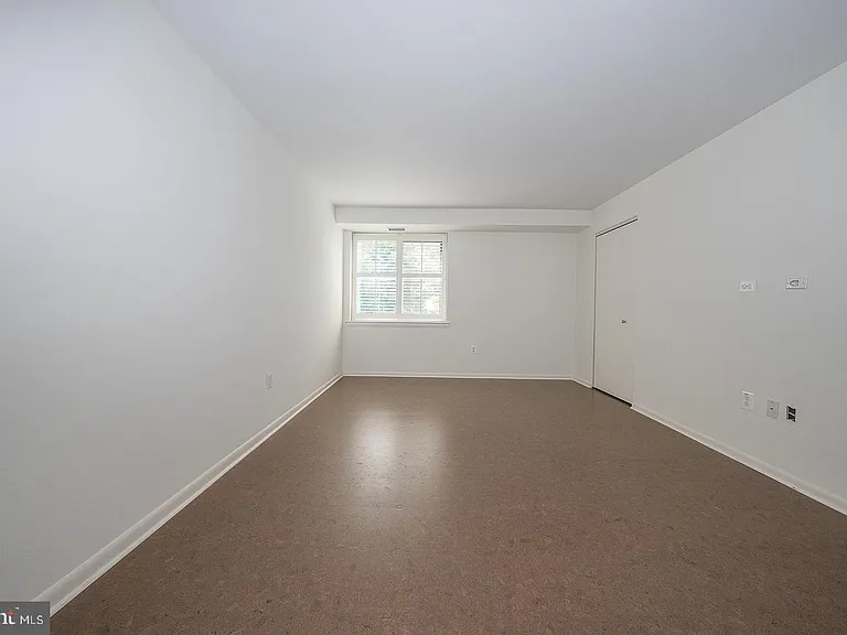 1640 Oakwood Dr #W-216 — Photo 40