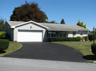 1010 Daffodil Dr, Lebanon, PA 17042