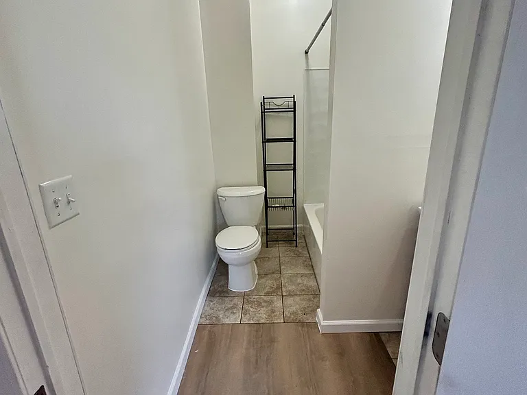 604 W Augusta Ave #3 — Photo 8