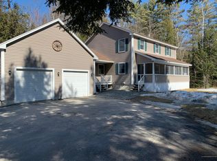 9 Wedgewood Dr, Oakland, ME 04963