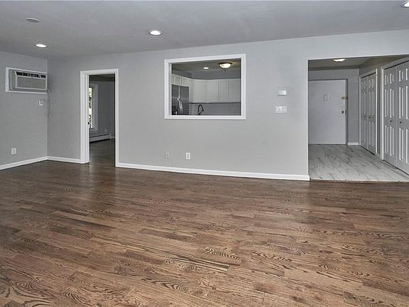 5th image of 30 Country Club Ln