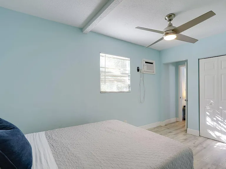 216 S M St #1 — Photo 15