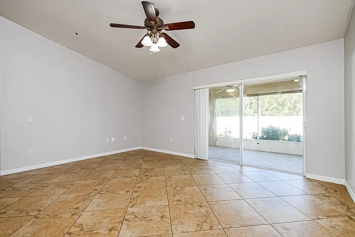 1012 Heron Ct — Photo 4