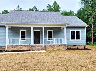630 Lake View Ter, Warsaw, VA 22572