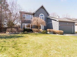 1100 Hidden Lake Dr, Buffalo Grove, IL 60089