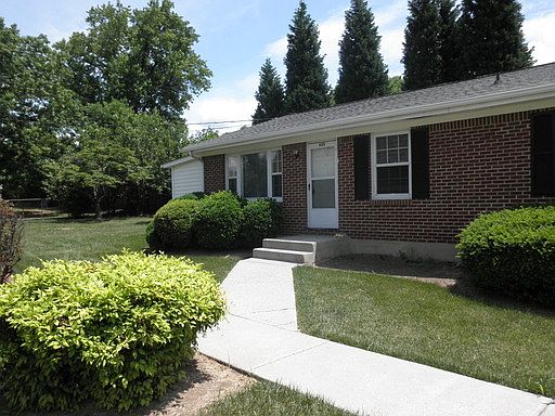 2nd image of 635 Moran Ave