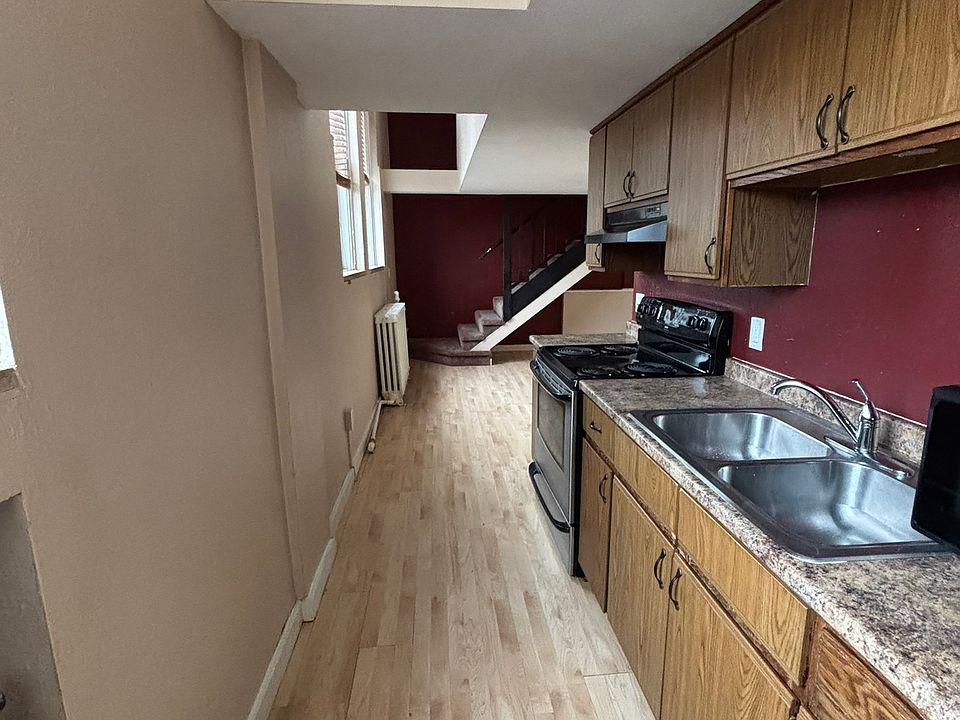 1st image of 313 N 3rd Ave E