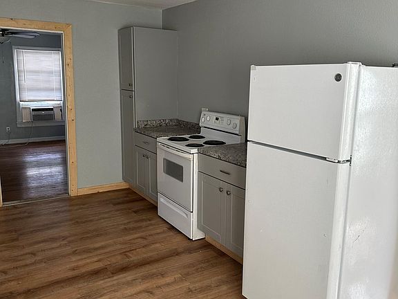 3rd image of 2502 Austin Ave