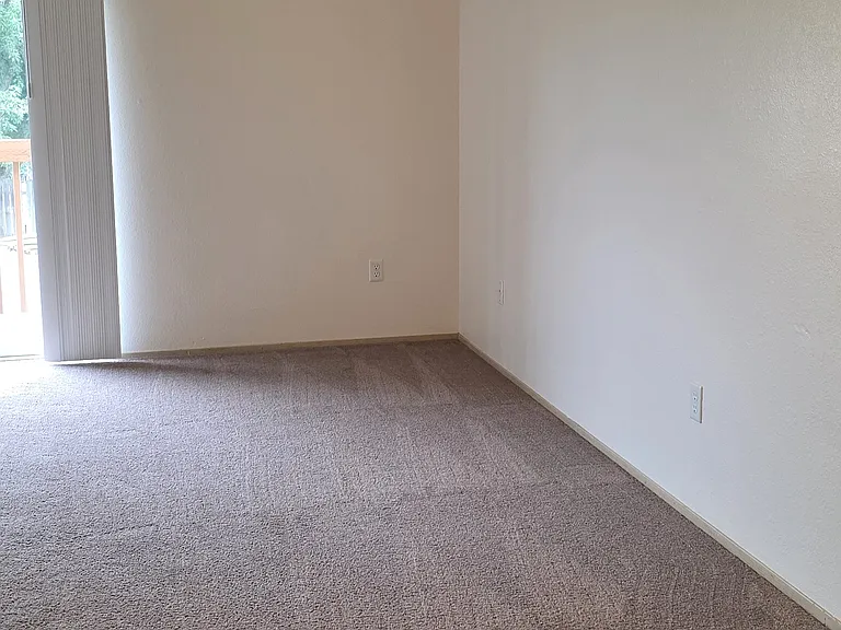 Brittany Crossing Apartments — Photo 28
