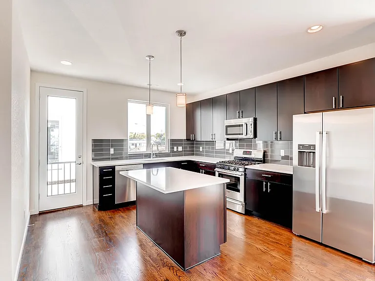 3415 Larimer St #101 — Photo 9