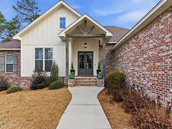 2nd image of 18 E Yellowstone