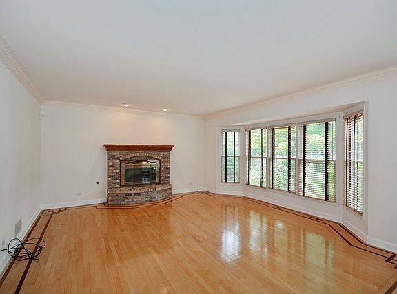 4th image of 505 Sharon Ln