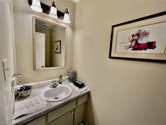 5th image of 2407 Patriot Way Unit B