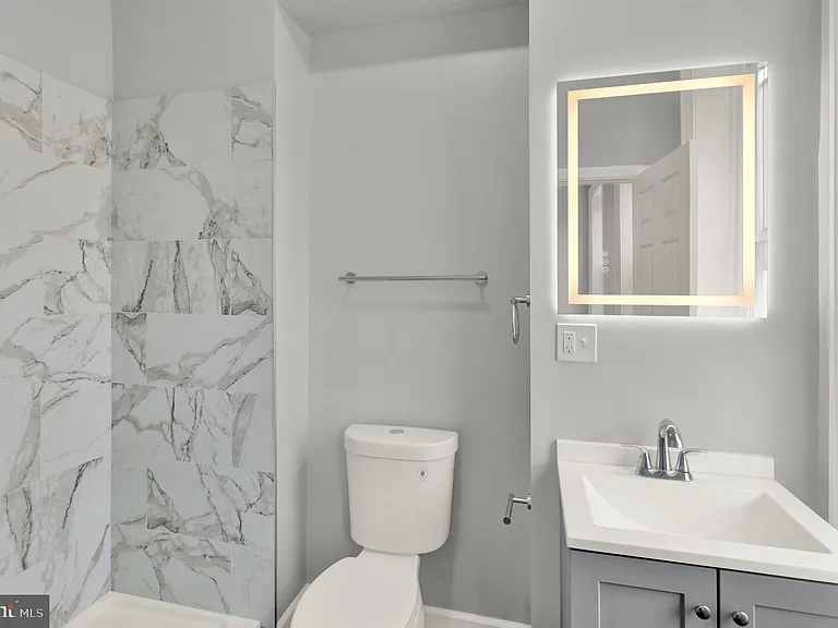 1156 Franklin St #4 — Photo 7