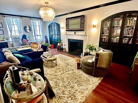3rd image of 353 W 56th St APT 9M