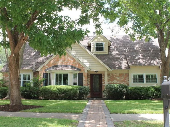 4343 Parkmead Dr, Seabrook, TX 77586