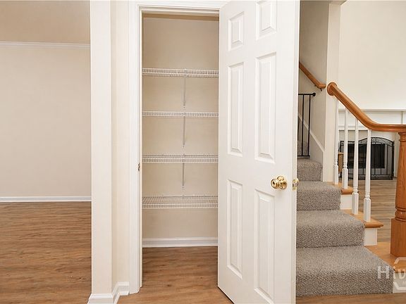 5th image of 105 Heritage Way