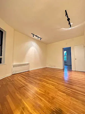 Rented by Bond New York | media 7