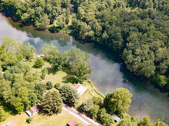 3rd image of 385 Private Dr