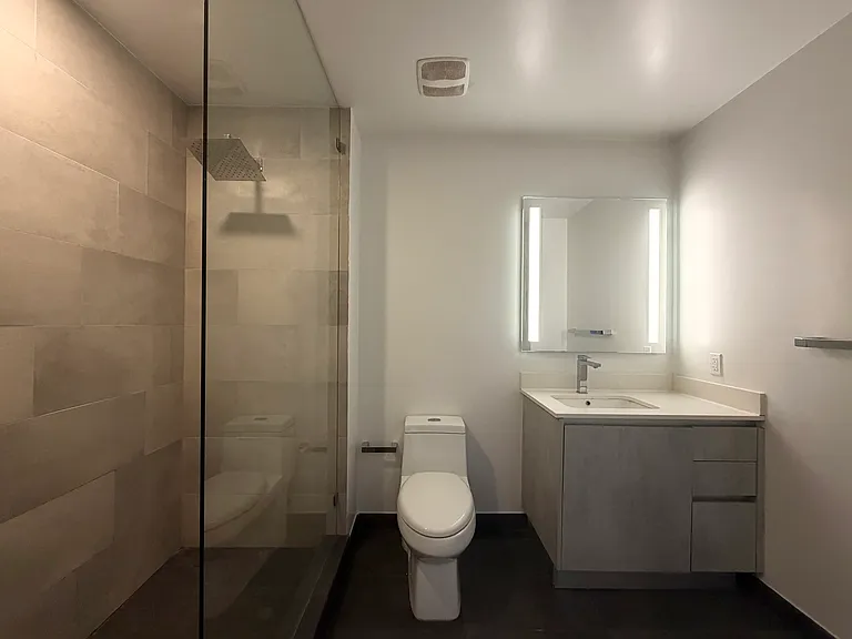 178 NW 28th St #1 — Photo 8