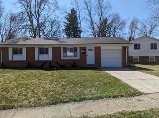 8622 Pine Ct, Ypsilanti, MI 48198
