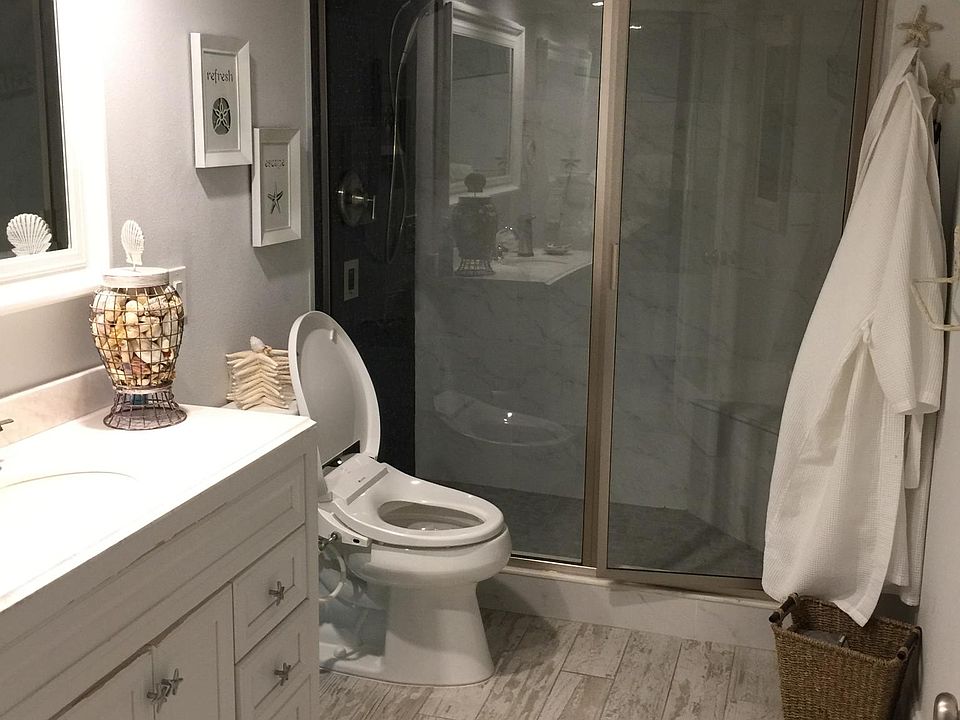 1st image of 736 Island Way APT 706