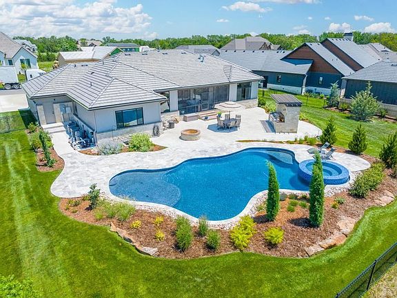 4th image of 1501 E Bluesage Ct