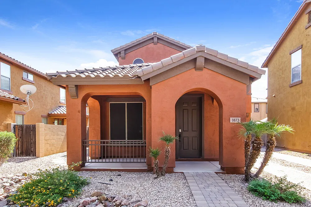 3 bed, 2.5 bath, 2219 sqft, $2,625 — Photo 1