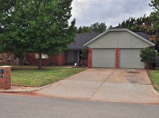 913 Mars Cir, Edmond, OK 73003