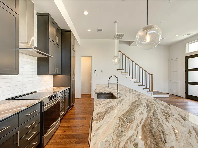 2418 Gray St — Photo 11