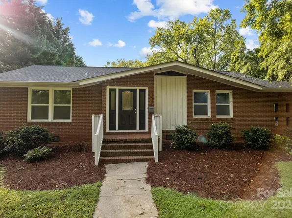 1308 Ashbrook Pl, Charlotte, NC 28209
