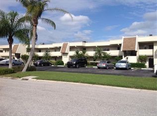 7301 W Country Club Dr N APT 110, Sarasota, FL 34243