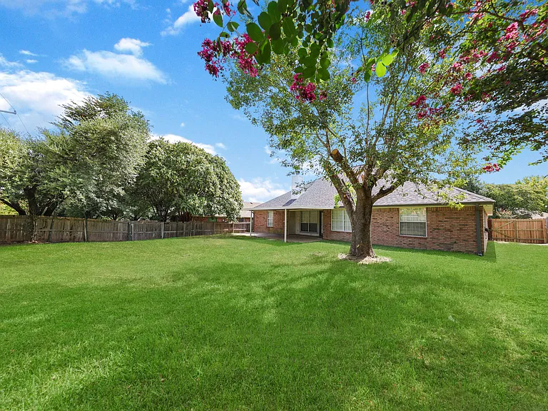 616 Man O War Dr — Photo 23