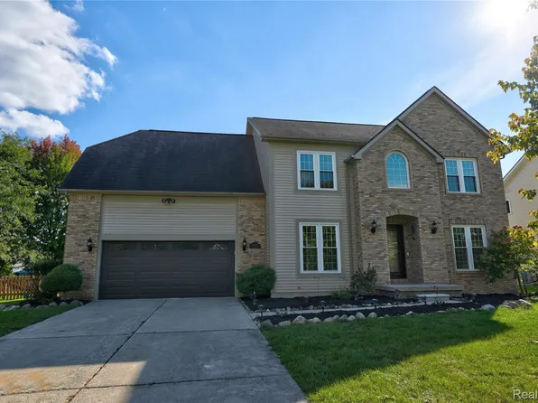 8251 N Port, Grand Blanc, MI 48439