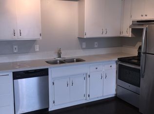 8205 Wren Ave APT A, Gilroy, CA 95020