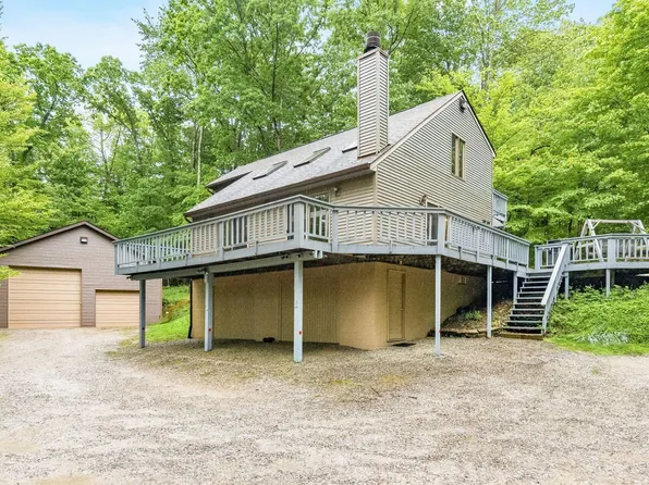 970 Taos Ln, Sugar Grove, OH 43155