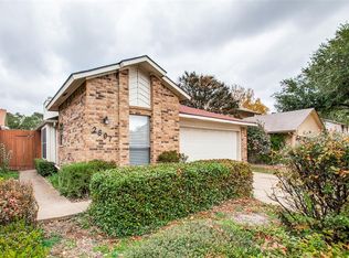 2607 Zodiac Dr, Garland, TX 75044