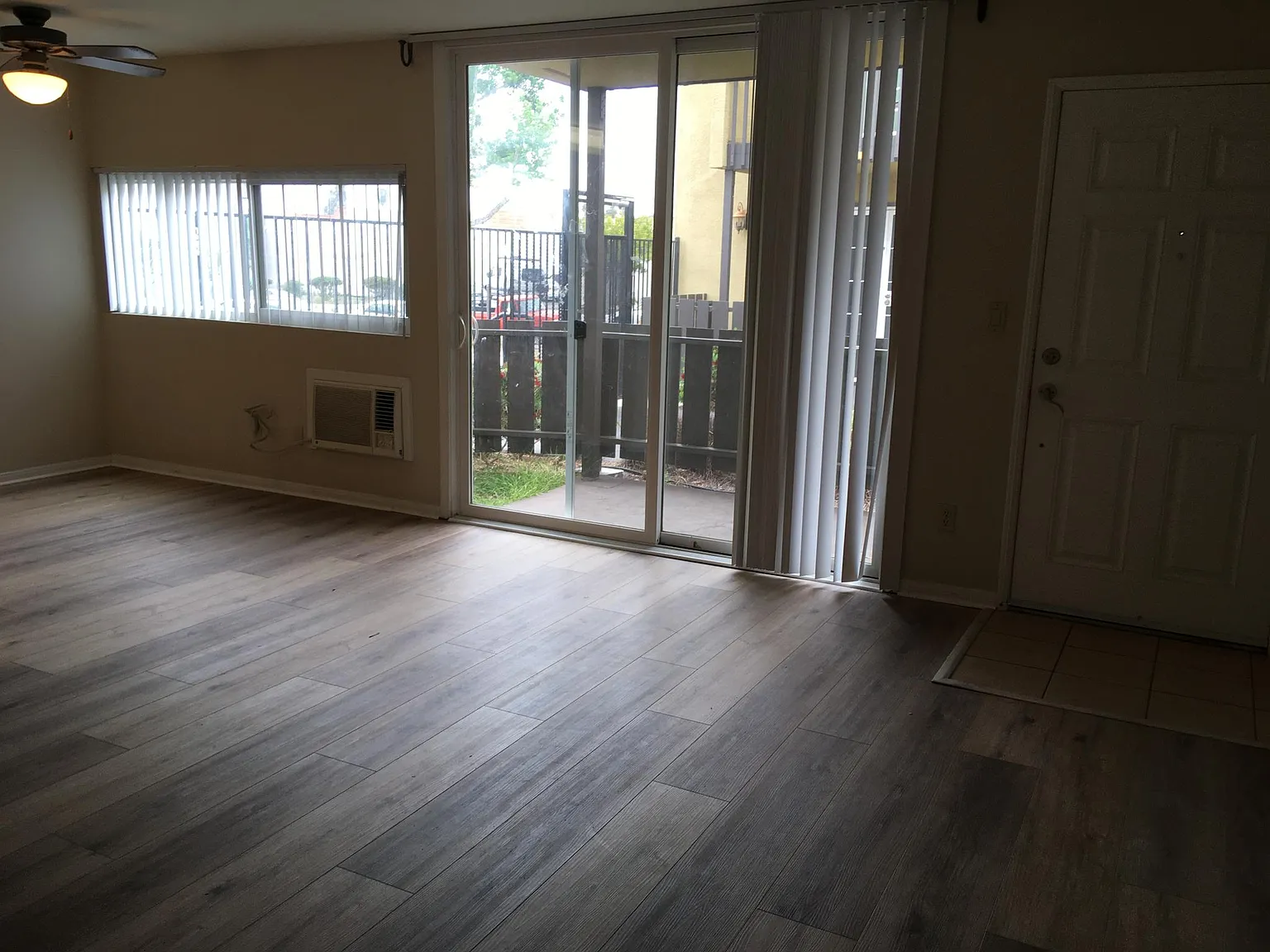 2 bed, 1.5 bath, 794 sqft, $2,449 — Photo 2