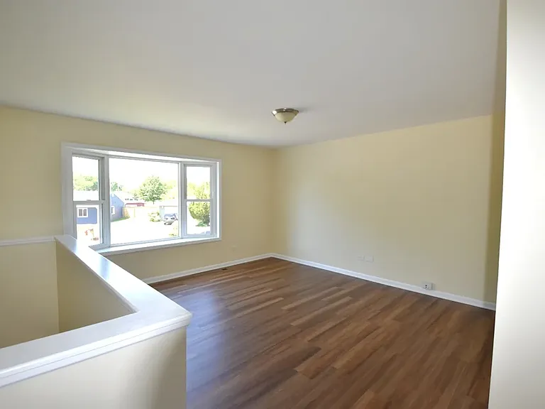 906 Natoma Ct — Photo 11