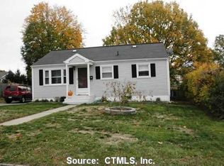 63 Bayshore Dr, New London, CT 06320