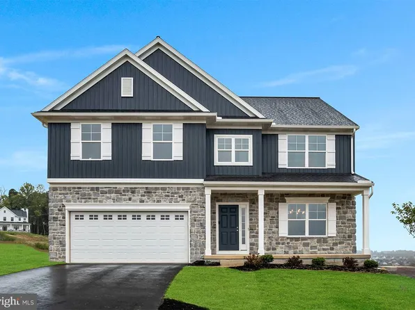 2007 N Fall Harvest Dr, Mechanicsburg, PA 17055