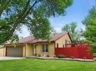 1430 Knoll Dr, Shoreview, MN 55126