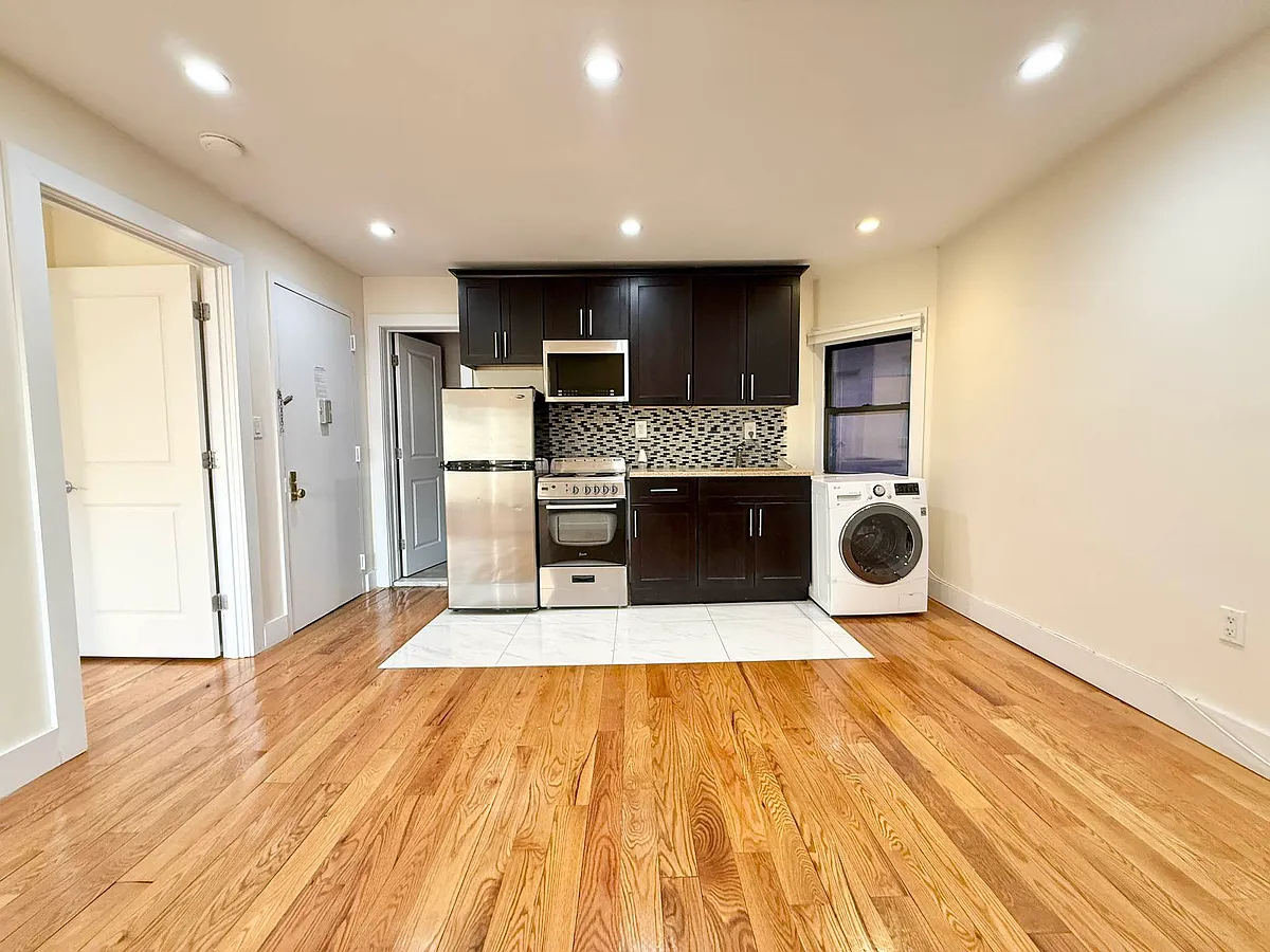 Building Photo - 30 Rogers Ave #2F