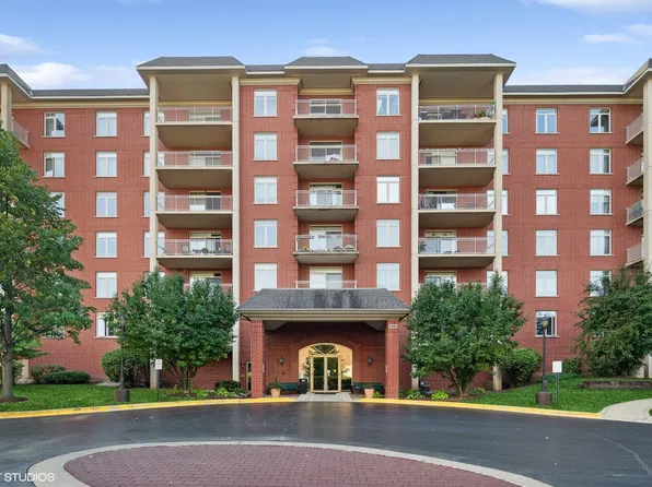 8300 Callie Ave Unit 112, Morton Grove, IL 60053