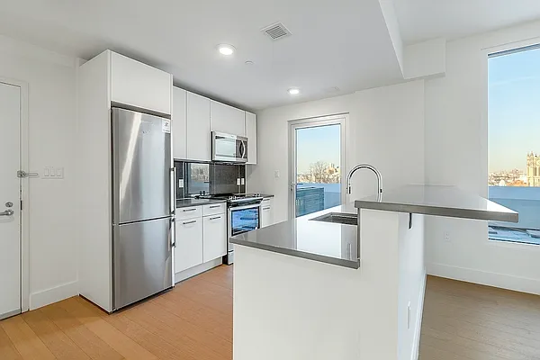 Rented by Olnick Organization | media 3