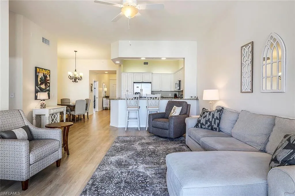 3 bed, 2.0 bath, 1475 sqft, $3,000 — Photo 4