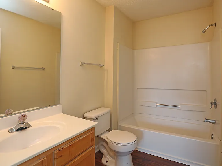 Reynolds Place Apartments — Photo 64